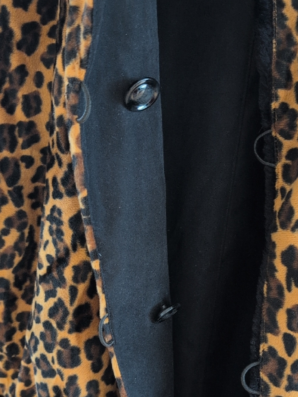 334 - Leopard Print Faux Fur Coat Reversable - very soft, great condition - Picture 7 of 9